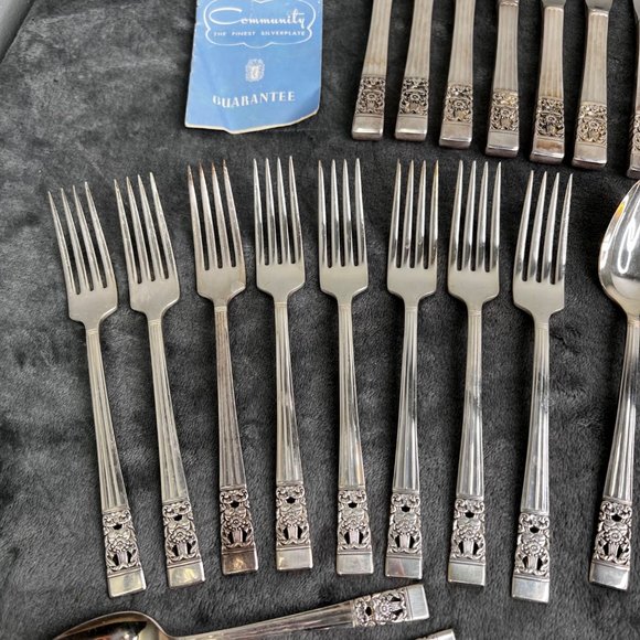 Oneida Community Silverplate Coronation Flatware Lot 41 Piece Serving Dinner - Picture 5 of 16